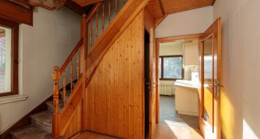 08 Flur mit Treppenhaus - Immobilienmakler-Potsdam.jpg