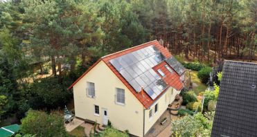 Einfamilienhaus Photovoltaik Borkheide.jpg