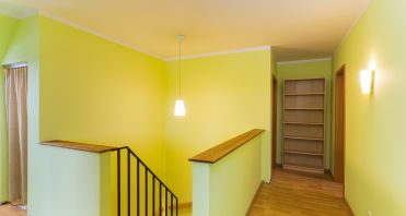 09 Treppe mit Flur - Immobilienmakler-Potsdam.jpg