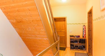 18 Treppenflur 1. Obergeschoss - Immobilienmakler-Potsdam.jpg