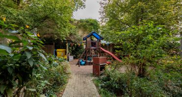 24 Gemeinschaftlicher Innenhof - Immobilienmakler-Potsdam.jpg