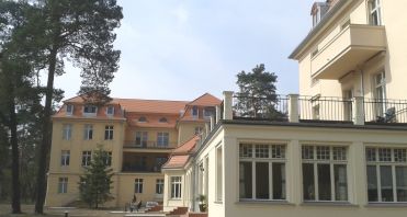 Blick auf das Denkmal Immobilienmakler Vermietung Potsdam-Babelsberg.jpg