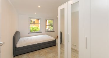 17 Blick in Schlafzimmer - Immobilienmakler-Potsdam.jpg