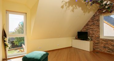 23 Blick ins Schlafzimmer - Immobilienmakler-Potsdam.jpg