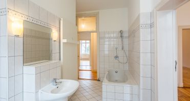 17 Eigentumswohnung Potsdam Immobilienmakler - Familienbad.jpg