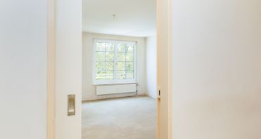 18 Blick aus der Kammer ins Schlafzimmer - Immobilienmakler-Potsdam.jpg