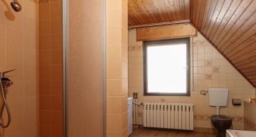 19 Bad mit Dusche und Badewanne - Immobilienmakler-Potsdam.jpg