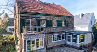 2 Rückansicht des Hauses mit Westterrasse - Immobilie Potsdam.jpg