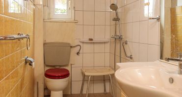 07 Bad Erdgeschoss - Immobilienmakler-Potsdam.jpg