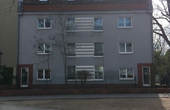 Die Wohnung befindet sich im schönen Babelsberg, dessen historisch gewachsene Lage heute wieder geprägt ist durch die sanierten Wohnhäuser aus der Gründerzeit.