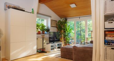 19 Wohnzimmer mit Balkon - Makler Potsdam-Babelsberg.jpg