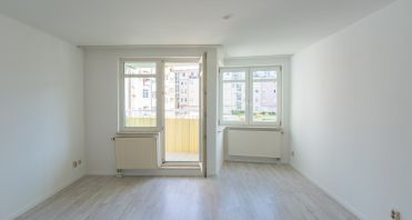 1 Mieten Potsdam - großzügiges Wohnzimmer-min.jpg
