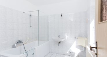 13 Wannenbad - Immobilienmakler-Potsdam.jpg