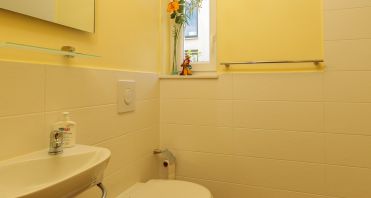14 Gäste-Bad - Immobilienmakler-Potsdam.jpg