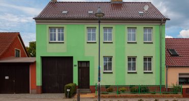 Hausansicht-Einfamilienhaus Brueck Immobilienmakler Potsdam.jpg