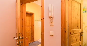 19 Flur 1. Obergeschoss - Immobilienmakler-Potsdam.jpg