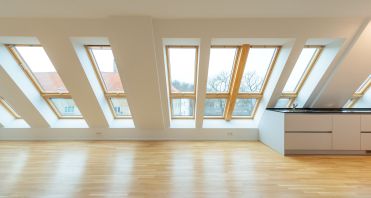 5 Großzuegiger Wohnbereich - Immobilienmakler Potsdam.jpg