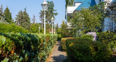 22 gepflegte Wohnanlage - Immobilienmakler-Potsdam.jpg