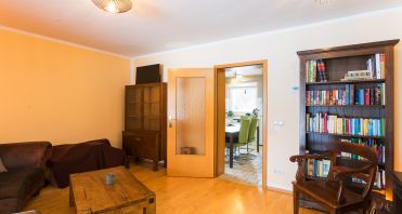 08 Wohnzimmer - Immobilienmakler-Potsdam.jpg