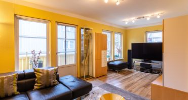 12 Helles Wohnzimmer - Immobilienmakler-Potsdam.jpg