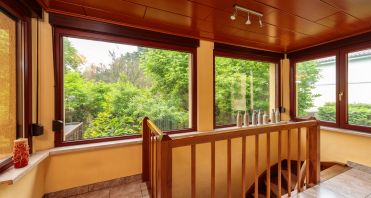 10 Heller Treppenbereich - Immobilienmakler-Potsdam.jpg