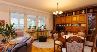 10 Wohnzimmer und Wintergarten - Immobilienmakler Potsdam.jpg