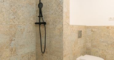 21 Regendusche und Bodenebene Dusche - Immobilienmakler-Potsdam.jpg