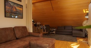 21 Wohnzimmer Dachschräge - Makler Potsdam-Babelsberg.jpg