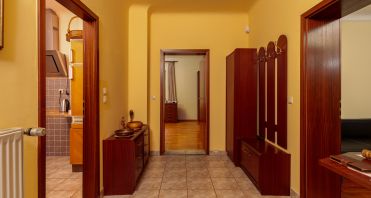 12 Flur im Hochparterre - Immobilienmakler-Potsdam.jpg