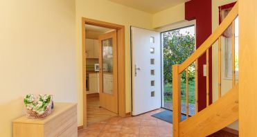 07 Eingangsbereich und Küchenzugang - Immobilienmakler-Potsdam.jpg