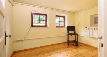 32 Zimmer im Souterrain - Immobilienmakler-Potsdam.jpg